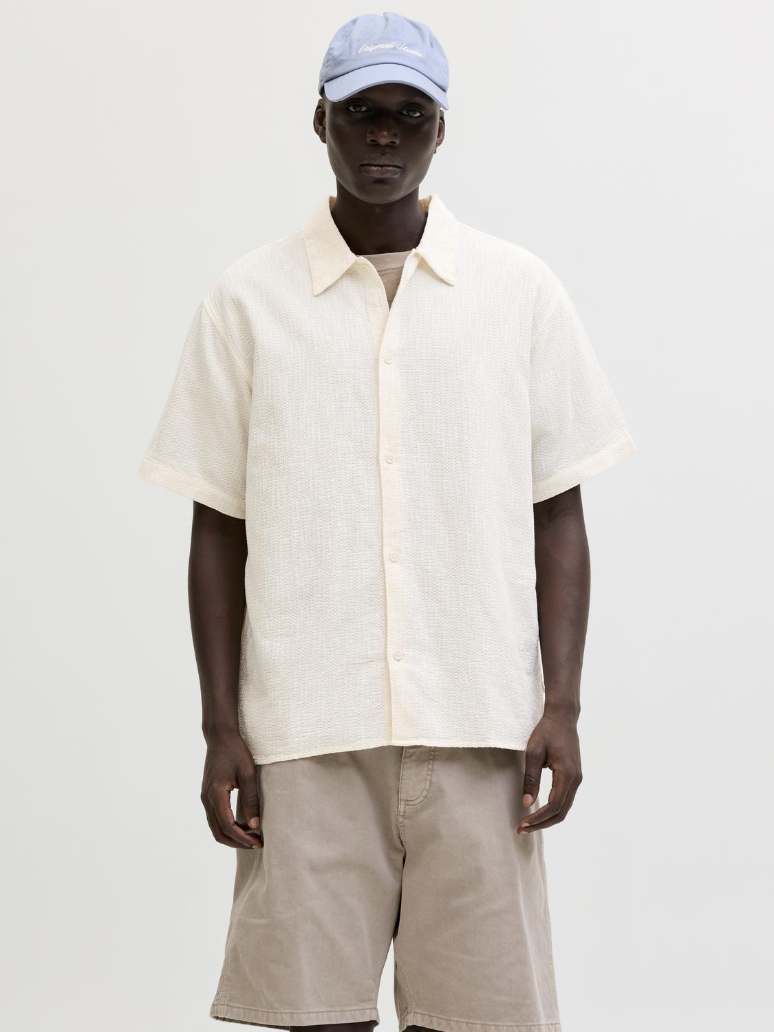 model_shot-front